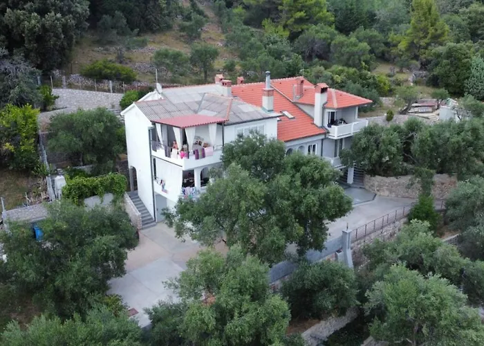Ribaricevi Dvori Διαμέρισμα Banjol
